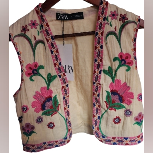Zara Floral Embroidered Vest - Cream and Pink - Picture 2 of 7